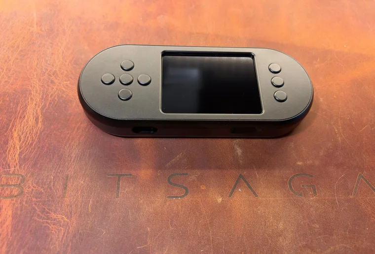 SeedSigner+ Premium, black angled